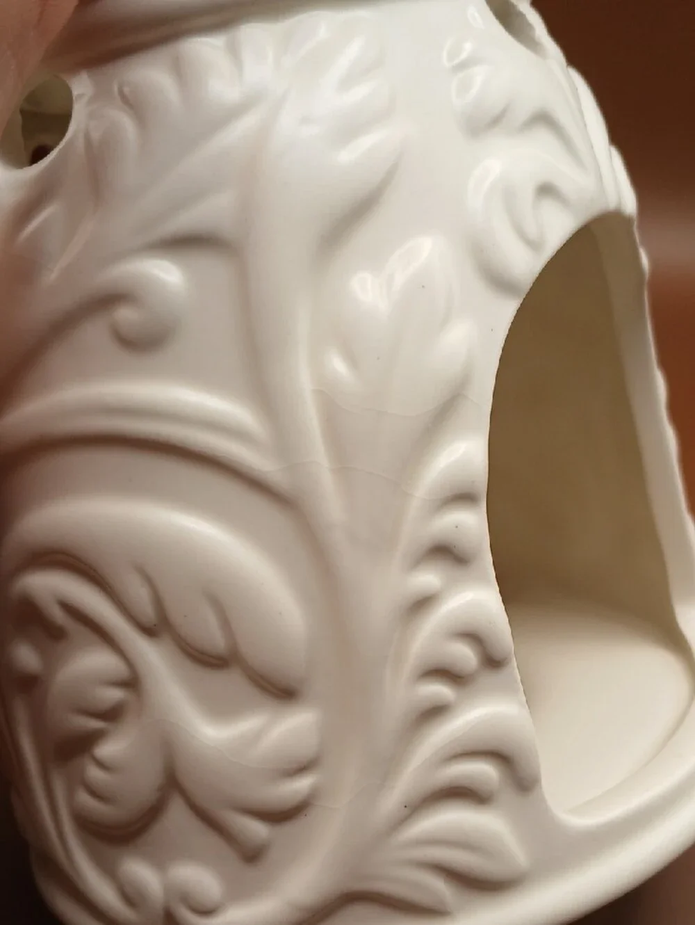 Yankee Candle Ceramic Ivory Embossed Wax Warmer